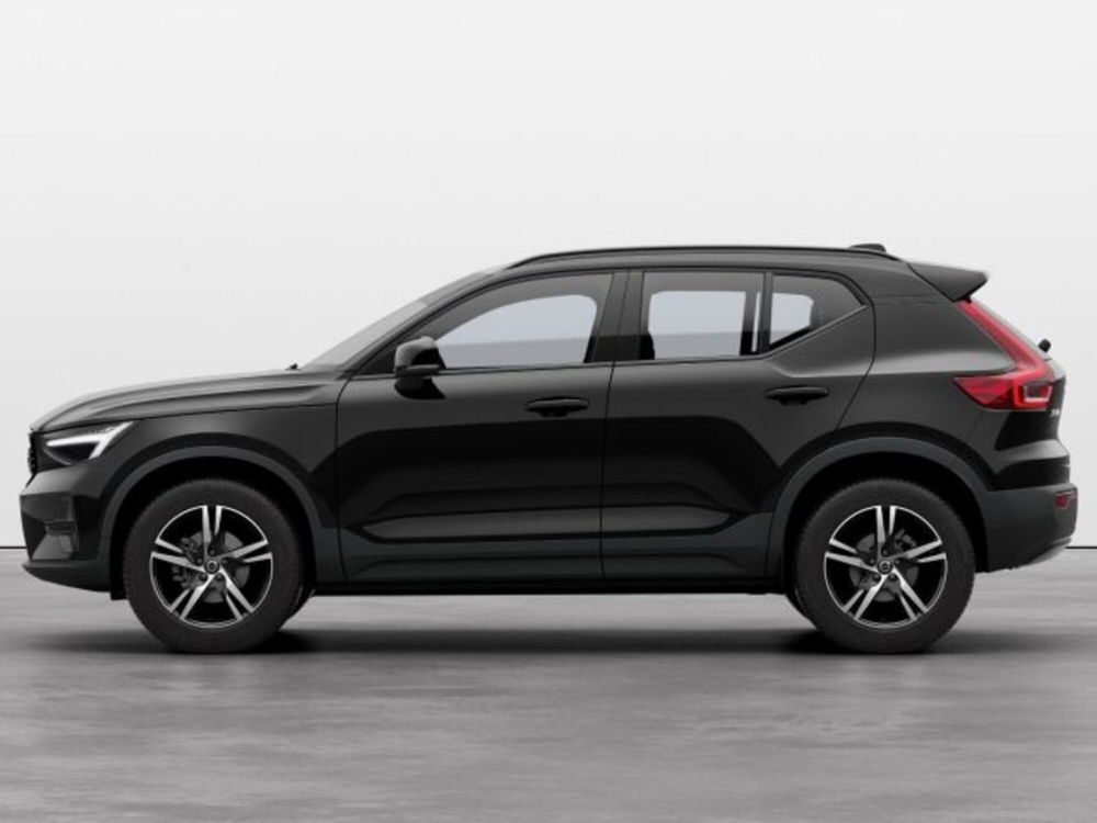 Volvo XC40 B3 automatico Essential  nuova a Modena (3)