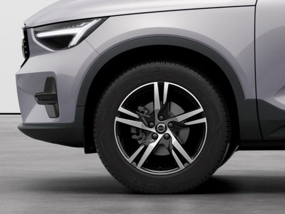 Volvo XC40 nuova a Modena (8)