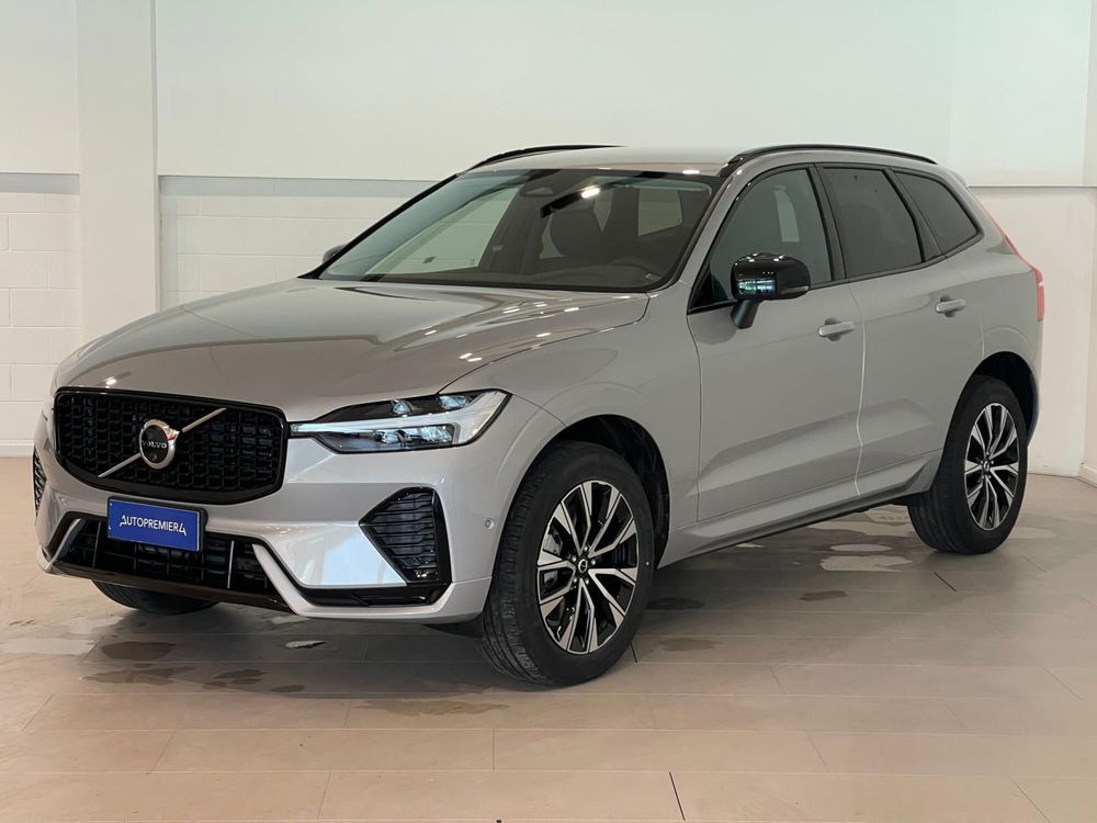 Volvo XC60 B4 (d) AWD automatico Plus Dark nuova a Como