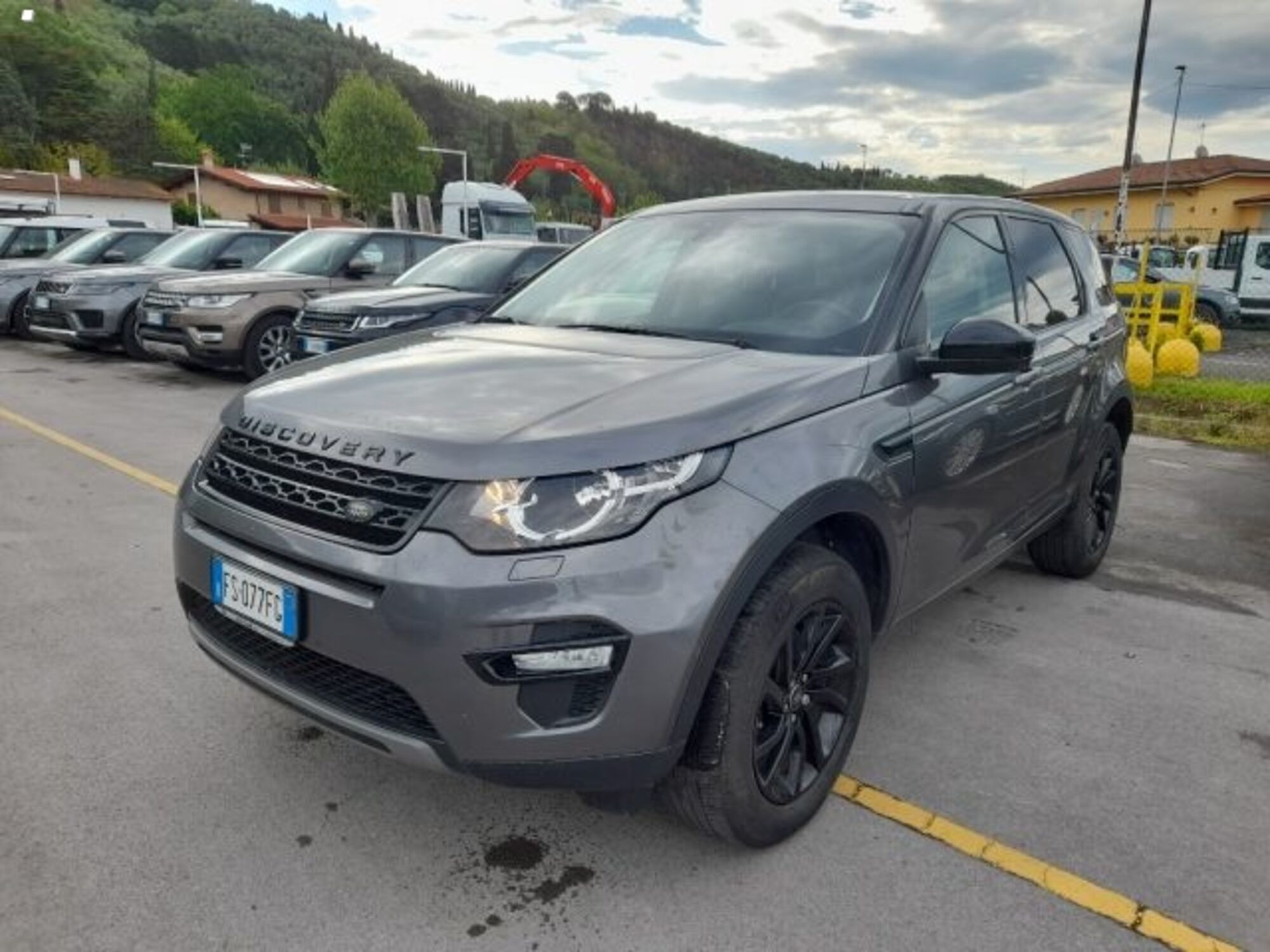 Land Rover Discovery Sport 2.0 TD4 150 CV SE  del 2018 usata a Massarosa