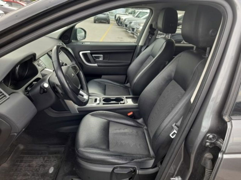 Land Rover Discovery Sport usata a Lucca (9)