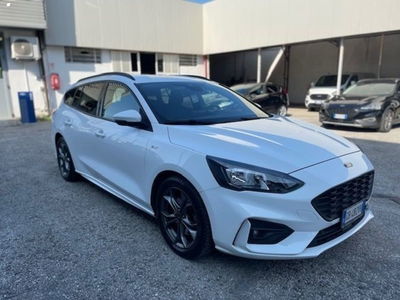 Ford Focus Station Wagon 1.0 EcoBoost 125 CV SW ST-Line  del 2020 usata a Massarosa