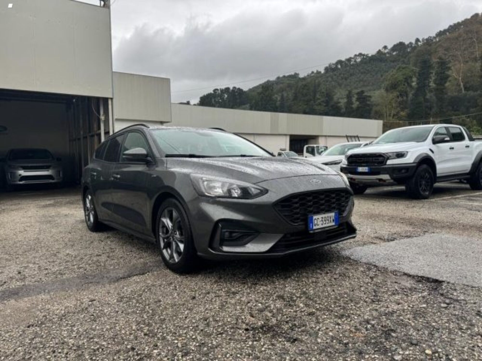 Ford Focus Station Wagon 1.0 EcoBoost Hybrid 125 CV SW ST-Line  del 2020 usata a Massarosa