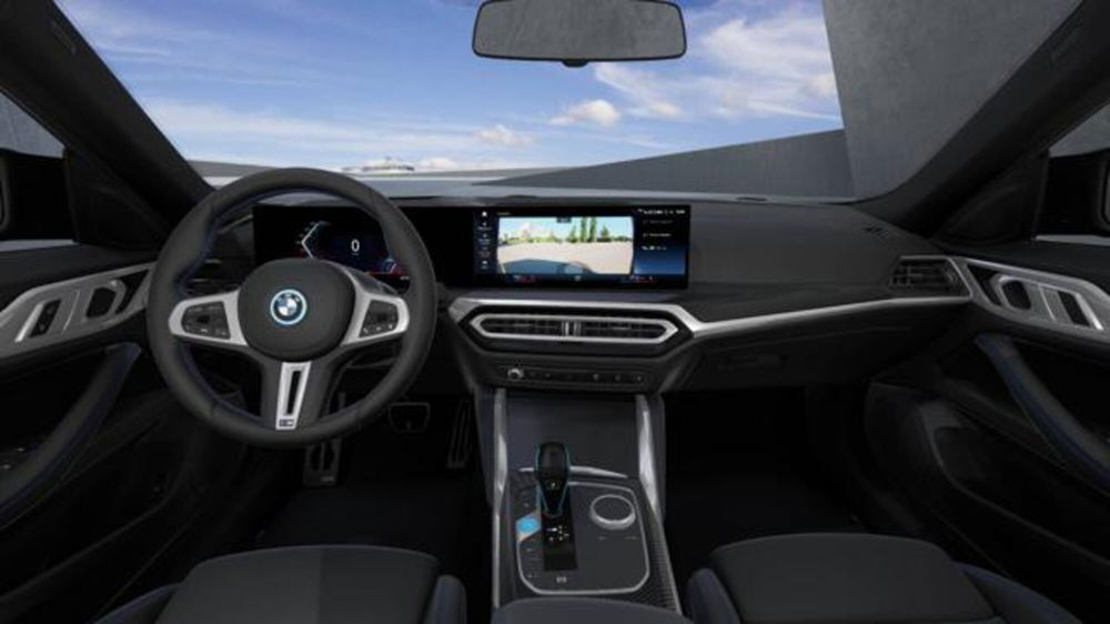 BMW i4 nuova a Modena (11)