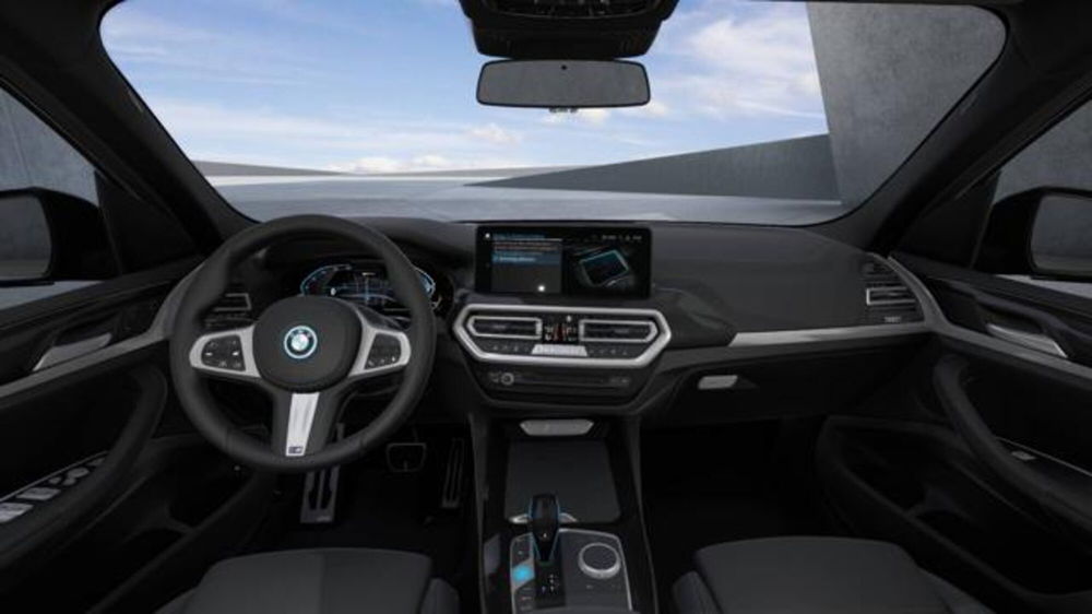 BMW iX3 nuova a Modena (11)