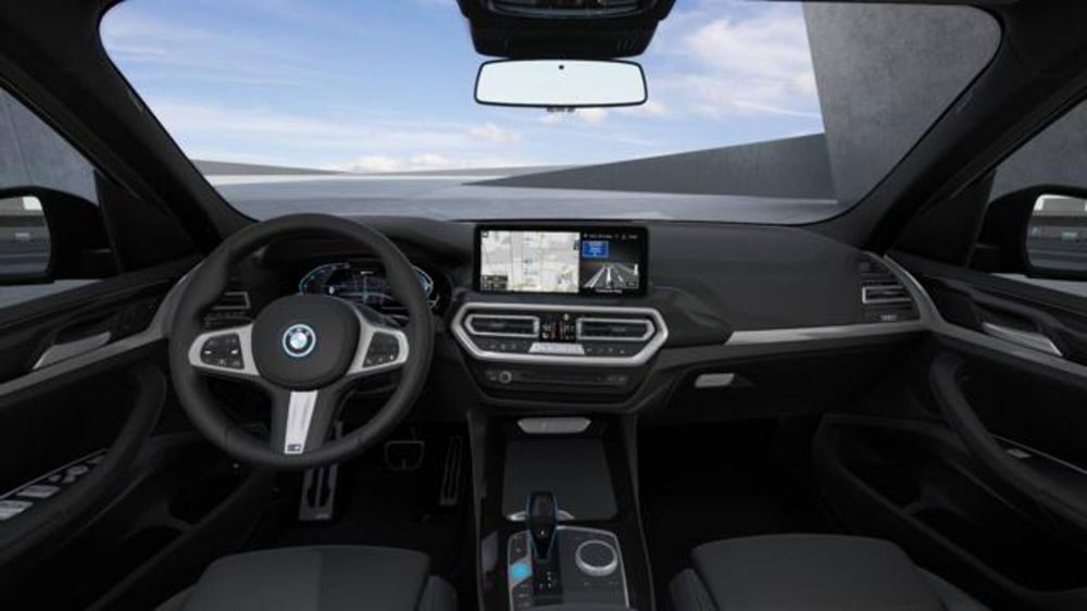 BMW iX3 nuova a Modena (11)