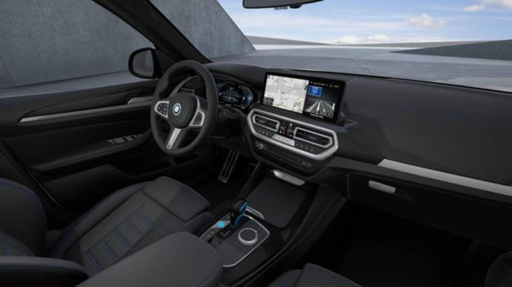 BMW iX3 nuova a Modena (15)