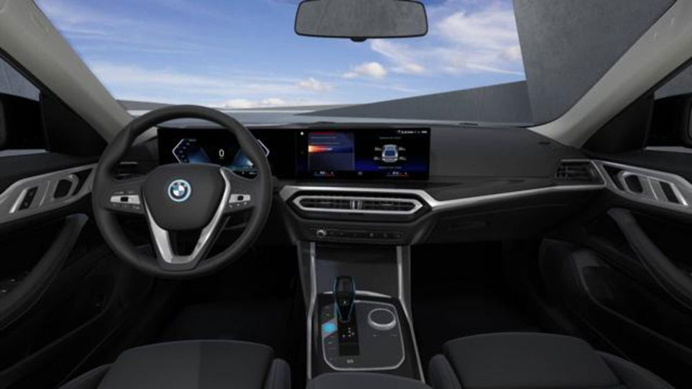 BMW i4 nuova a Modena (11)