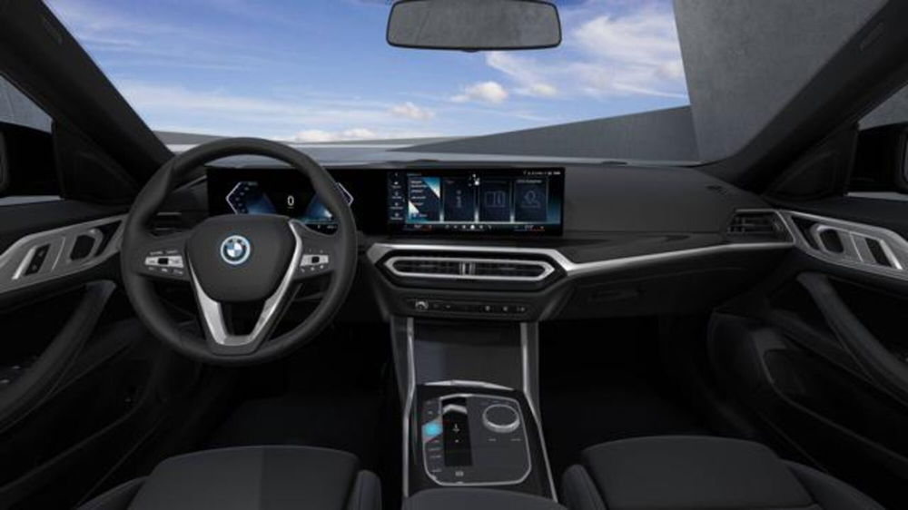 BMW i4 nuova a Modena (11)