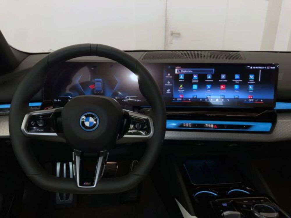 BMW i5 nuova a Modena (8)