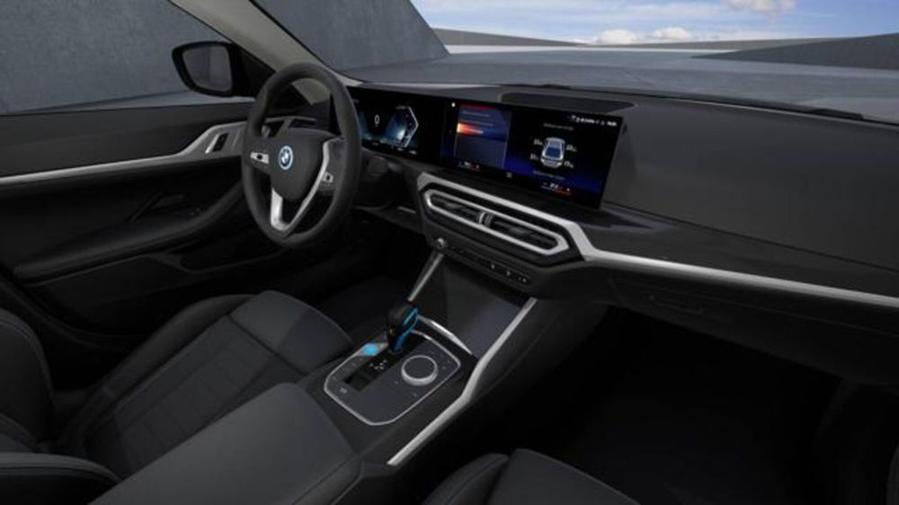 BMW i4 nuova a Modena (15)