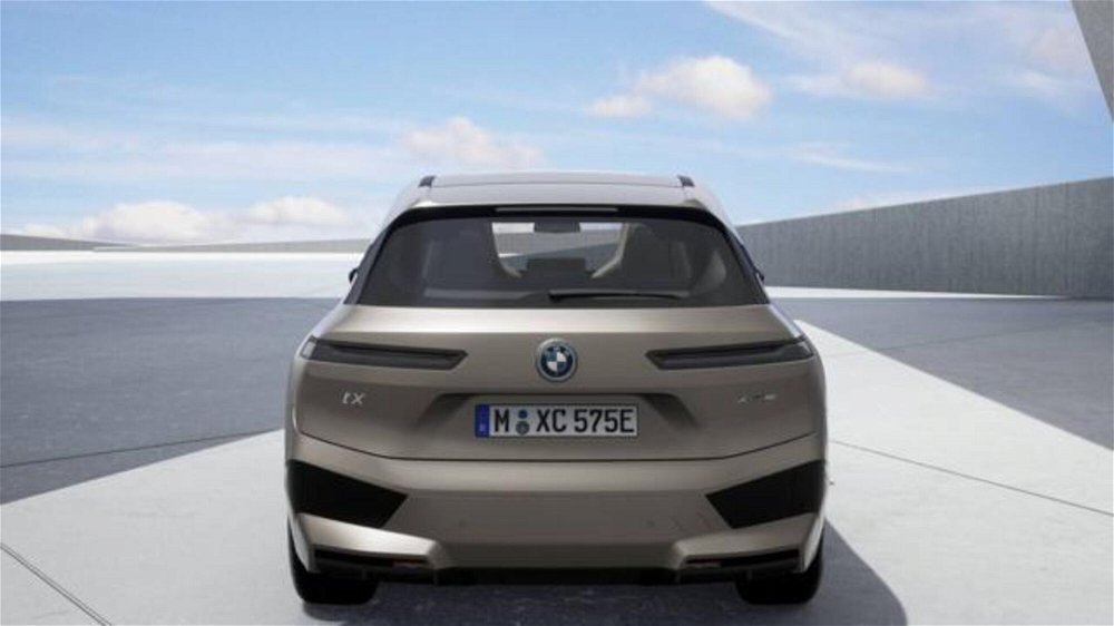 BMW iX iX xdrive40 pacchetto sportivo nuova a Modena (5)
