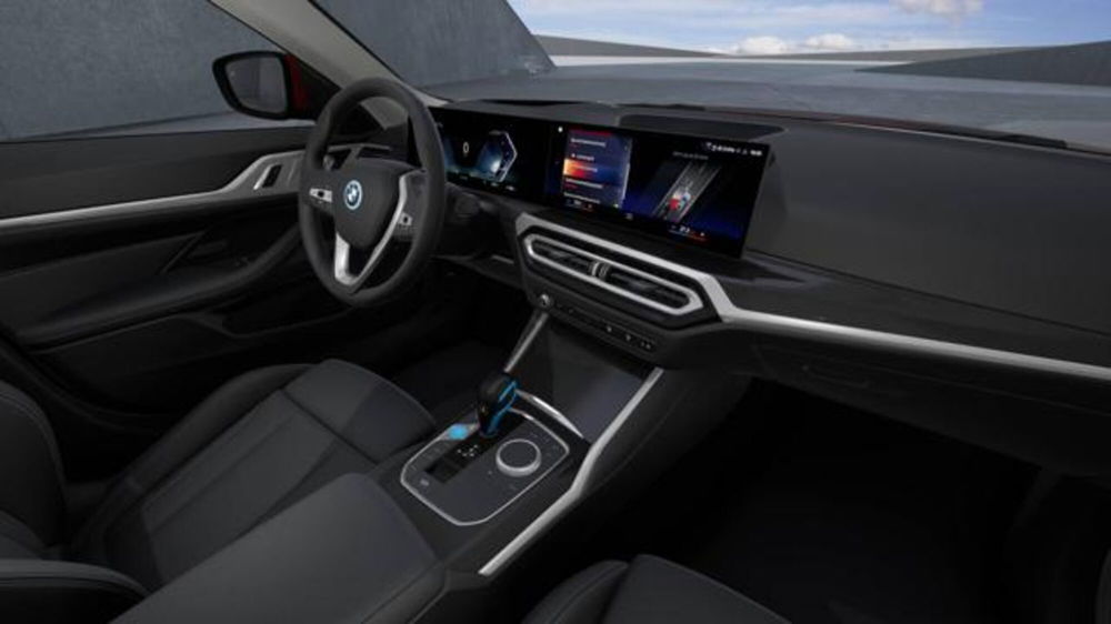 BMW i4 nuova a Modena (15)