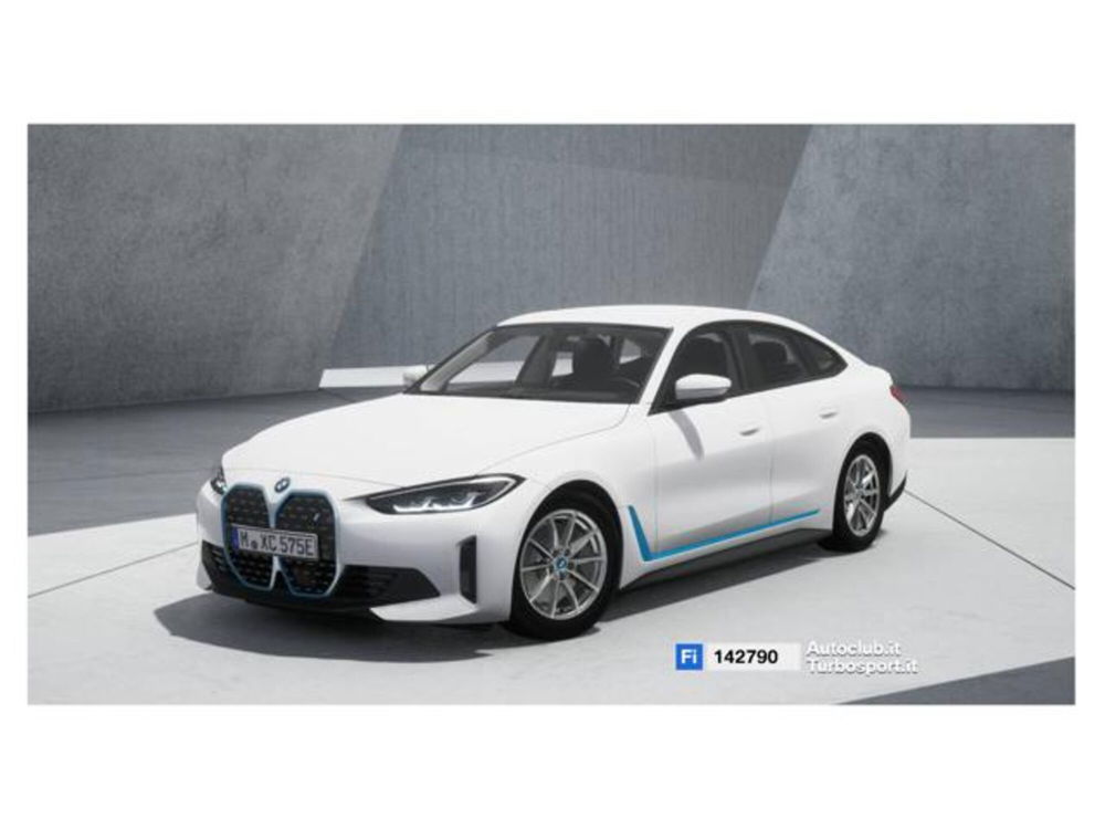 BMW i4 nuova a Modena