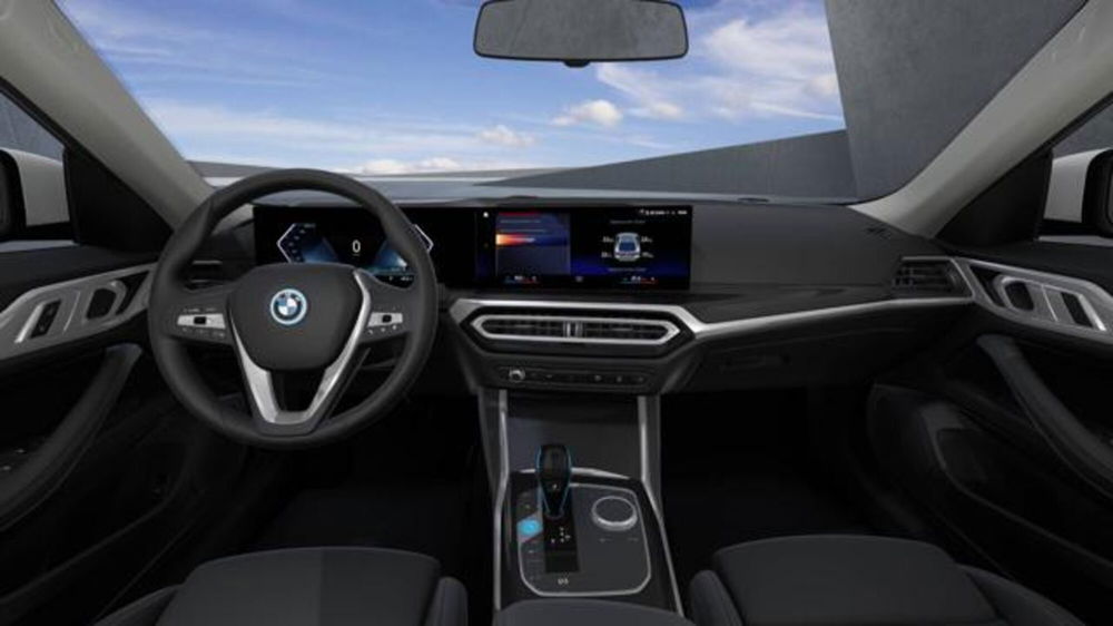 BMW i4 nuova a Modena (11)