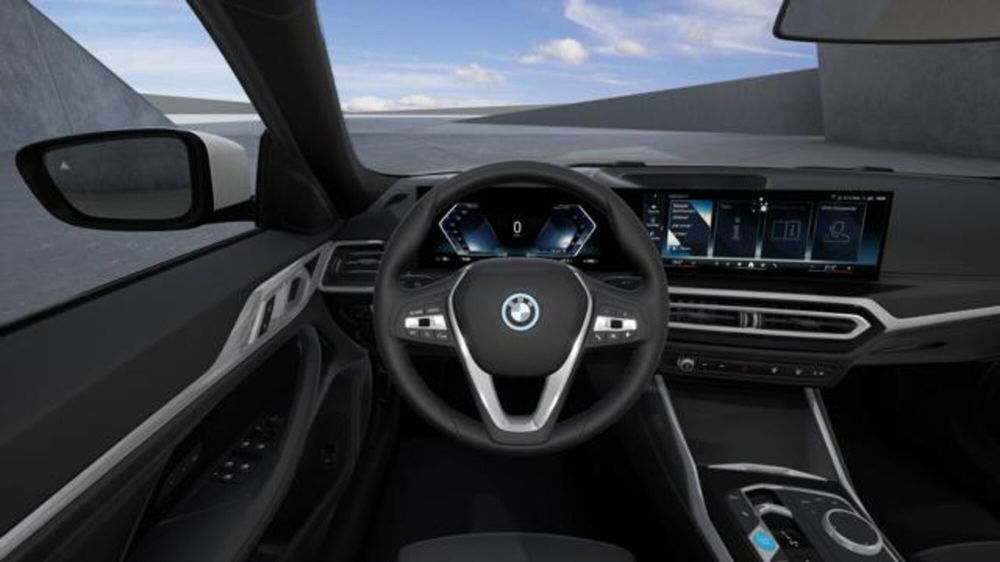 BMW i4 nuova a Modena (14)