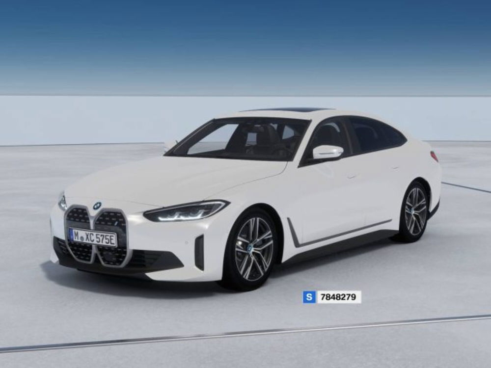 BMW i4 nuova a Modena