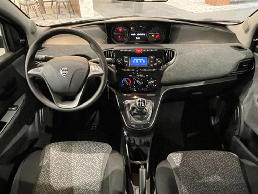 Lancia Ypsilon nuova a Aosta (11)