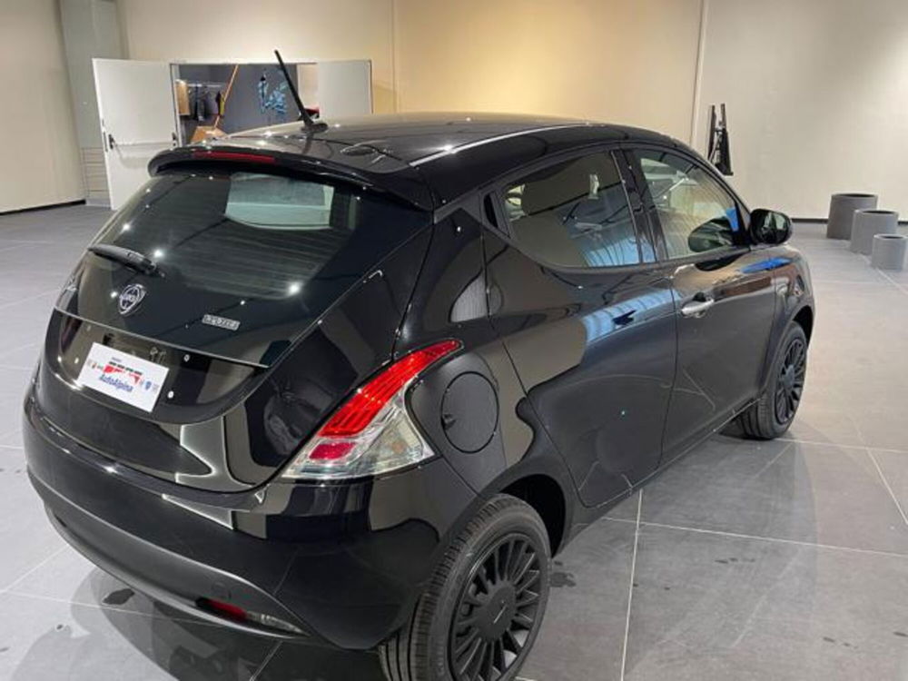 Lancia Ypsilon nuova a Aosta (5)