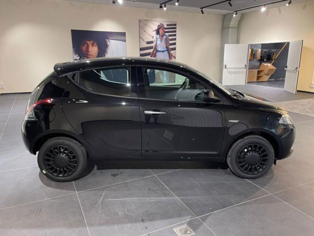 Lancia Ypsilon nuova a Aosta (7)