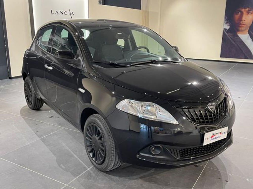 Lancia Ypsilon nuova a Aosta (8)