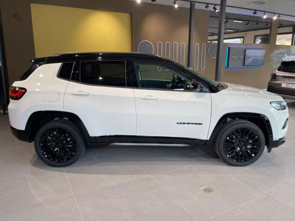 Jeep Compass nuova a Aosta (9)