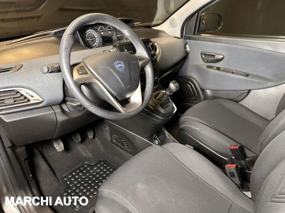 Lancia Ypsilon usata a Perugia (10)