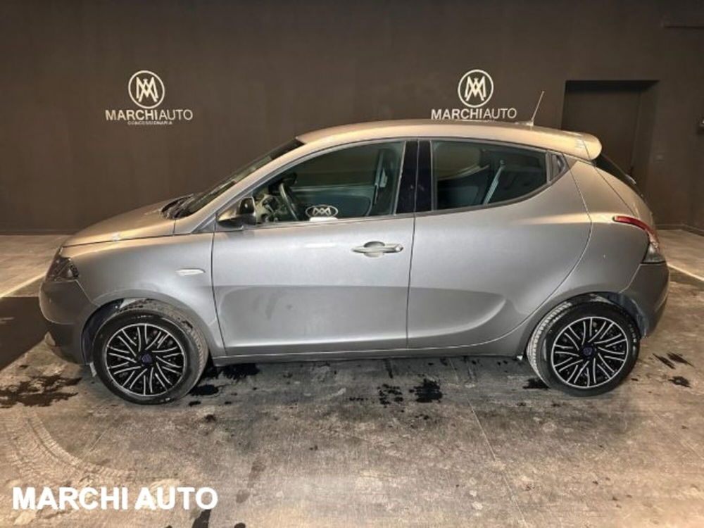 Lancia Ypsilon usata a Perugia (8)