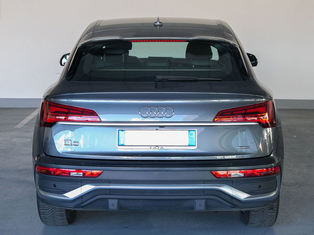 Audi Q5 Sportback Sportback 40 2.0 tdi mhev 12V S line Plus quattro s-tronic del 2023 usata a Catania (5)