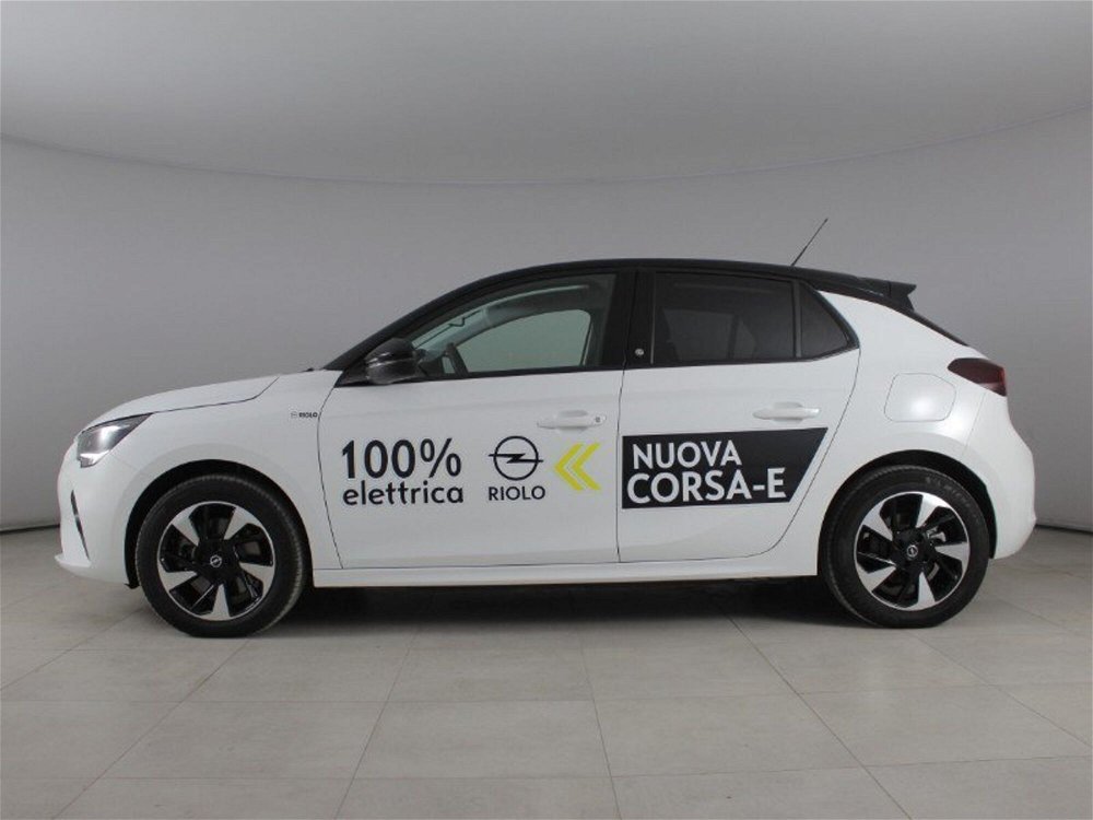 Opel Corsa-e 5 porte Design & Tech del 2022 usata a Palermo (3)