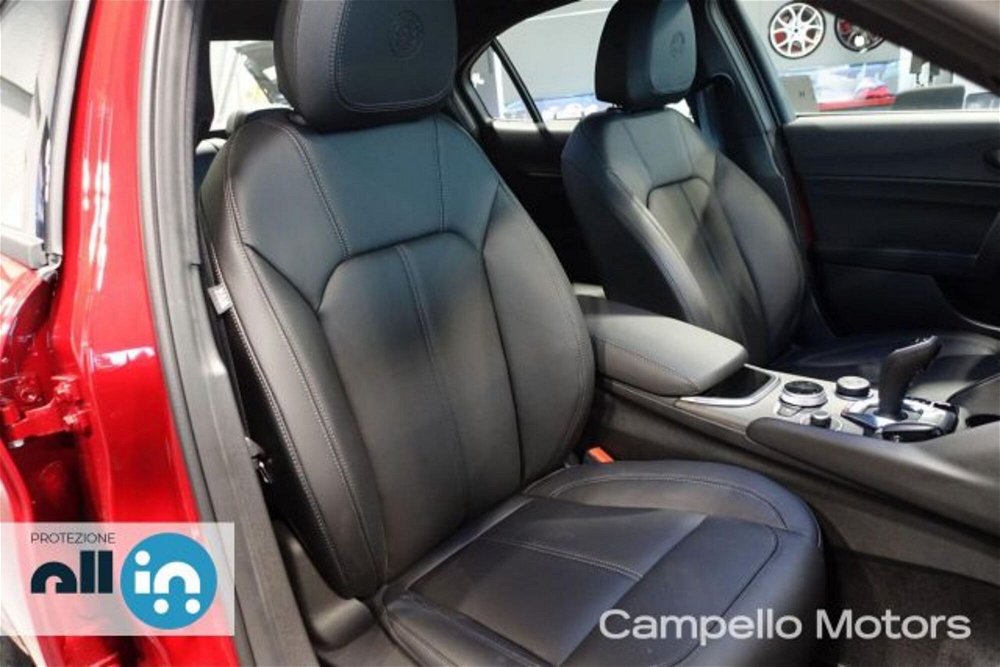 Alfa Romeo Giulia 2.2 Turbodiesel 210 CV AT8 AWD Q4 Veloce Ti  nuova a Venezia (5)