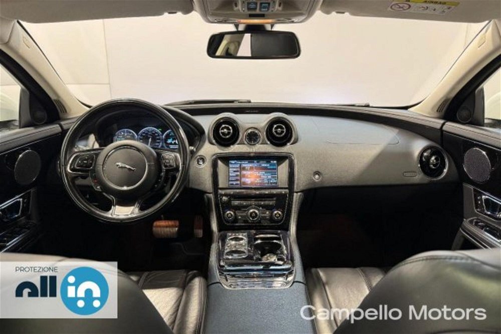 Jaguar XJ 3.0D V6 Premium Luxury  del 2014 usata a Venezia (4)