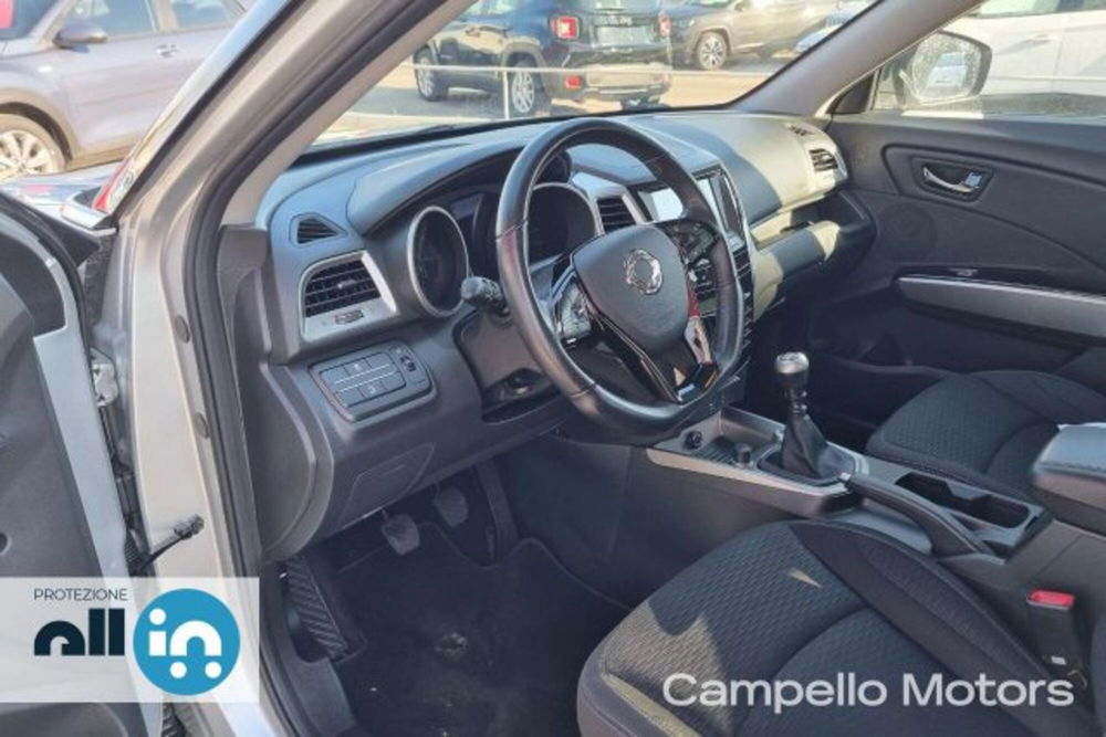 Ssangyong Tivoli 1.6d 2WD I lov It del 2019 usata a Venezia (5)