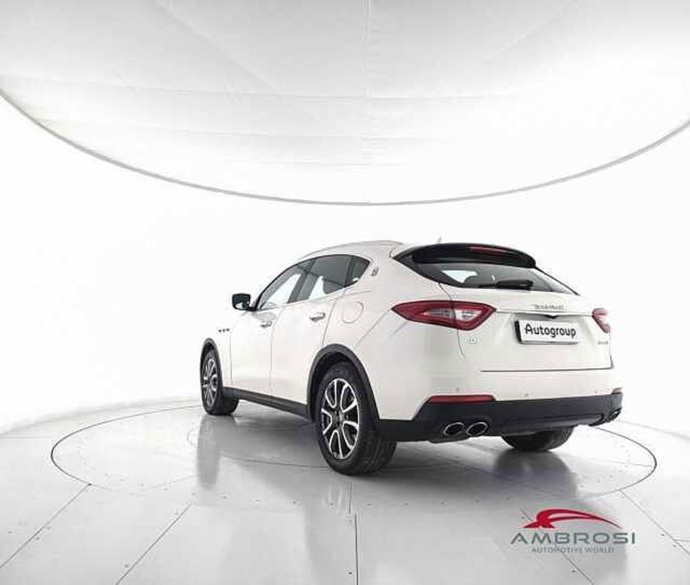 Maserati Levante Levante V6 Diesel 275 CV AWD  del 2017 usata a Viterbo (4)