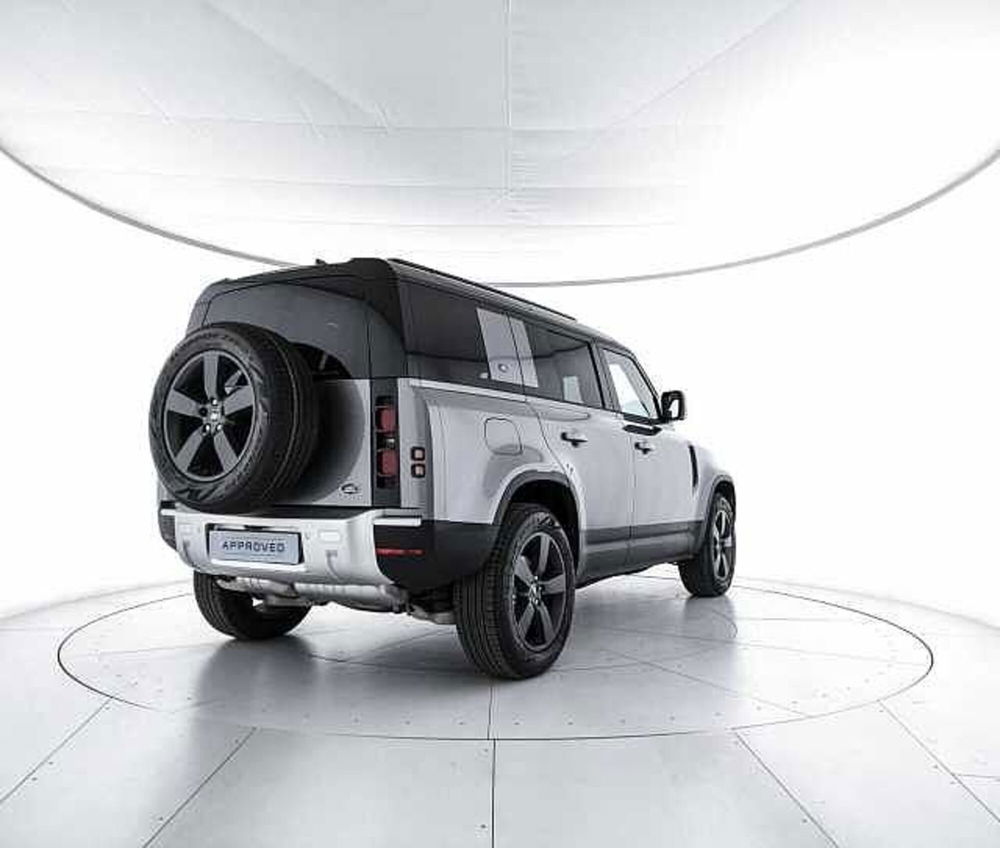 Land Rover Defender nuova a Viterbo (2)