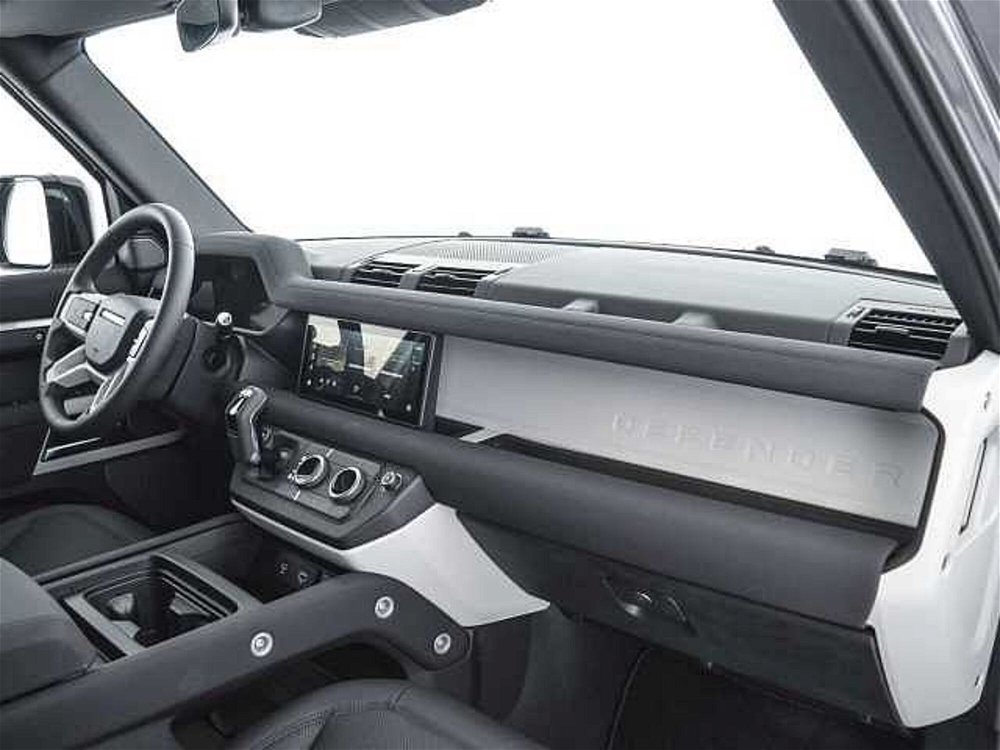 Land Rover Defender 110 3.0D I6 250 CV AWD Auto Commercial SE nuova a Viterbo (3)