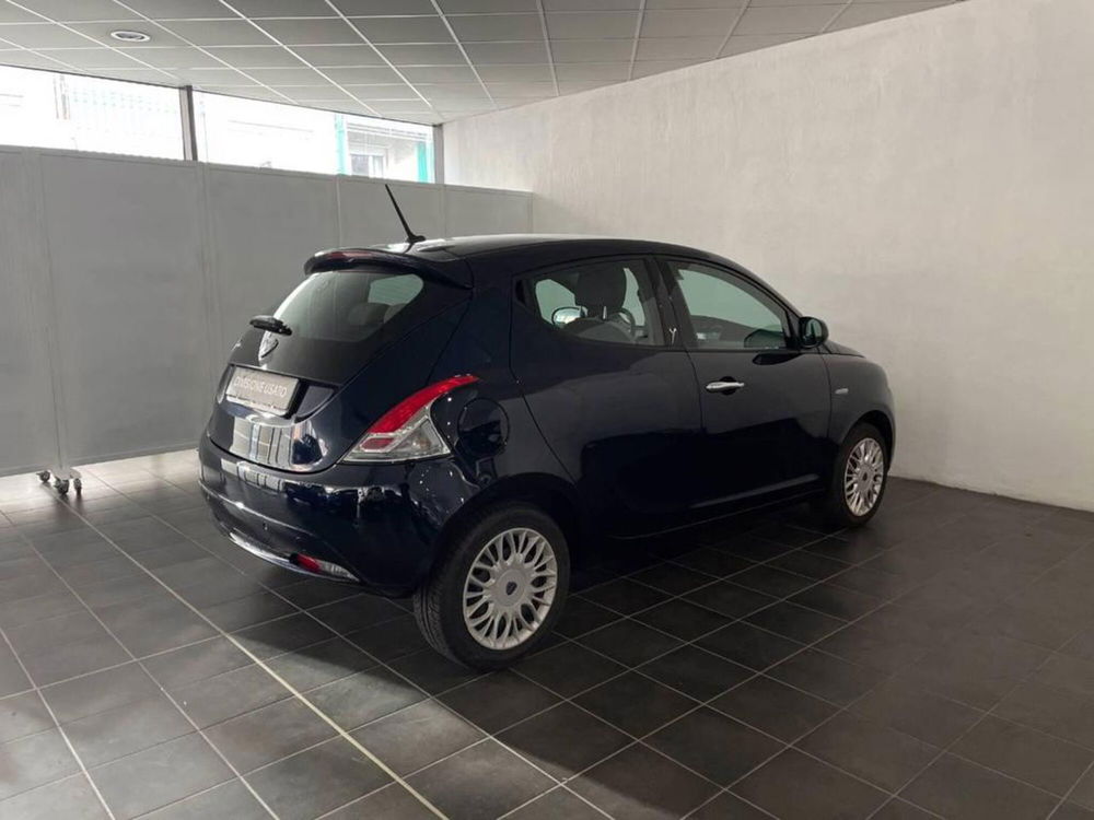 Lancia Ypsilon 1.3 MJT 16V 95 CV 5 porte S&S Gold  del 2017 usata a Torino (3)