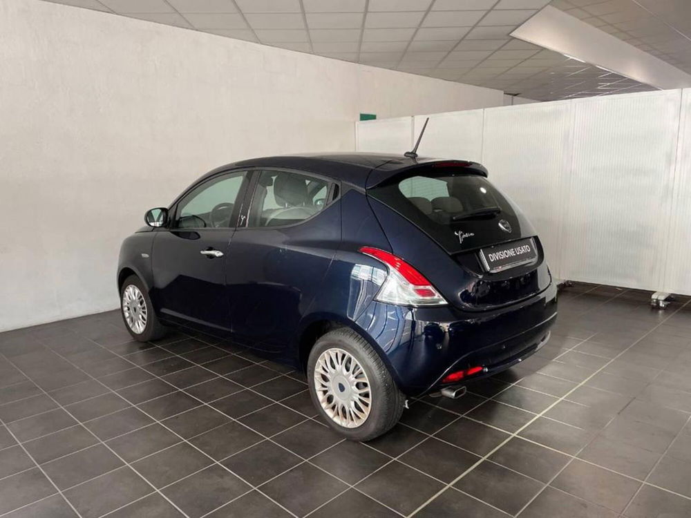 Lancia Ypsilon usata a Torino (2)