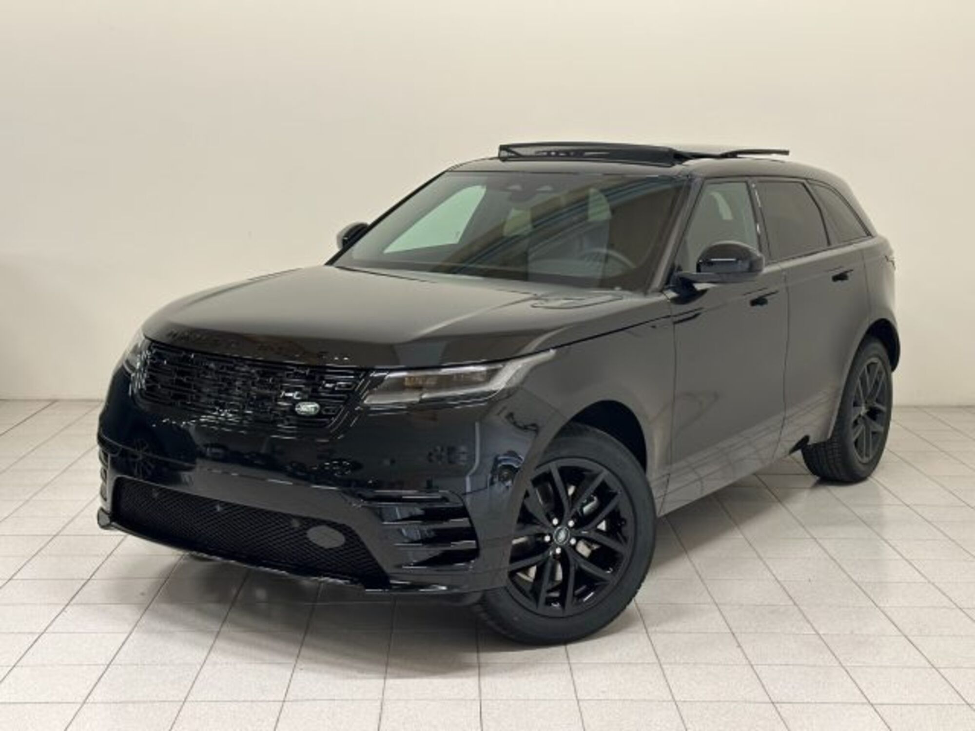 Land Rover Range Rover Velar 2.0D I4 204 CV R-Dynamic SE  nuova a Novara