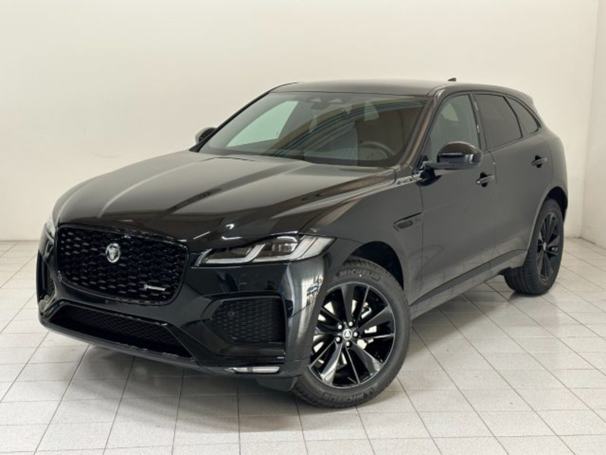 Jaguar F-Pace 2.0 D 163 CV AWD aut. R-Dynamic S  nuova a Novara