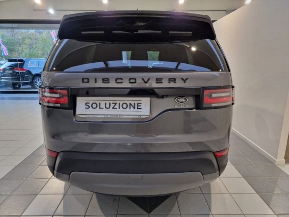 Land Rover Discovery 3.0 TD6 249 CV HSE del 2018 usata a Novara (3)