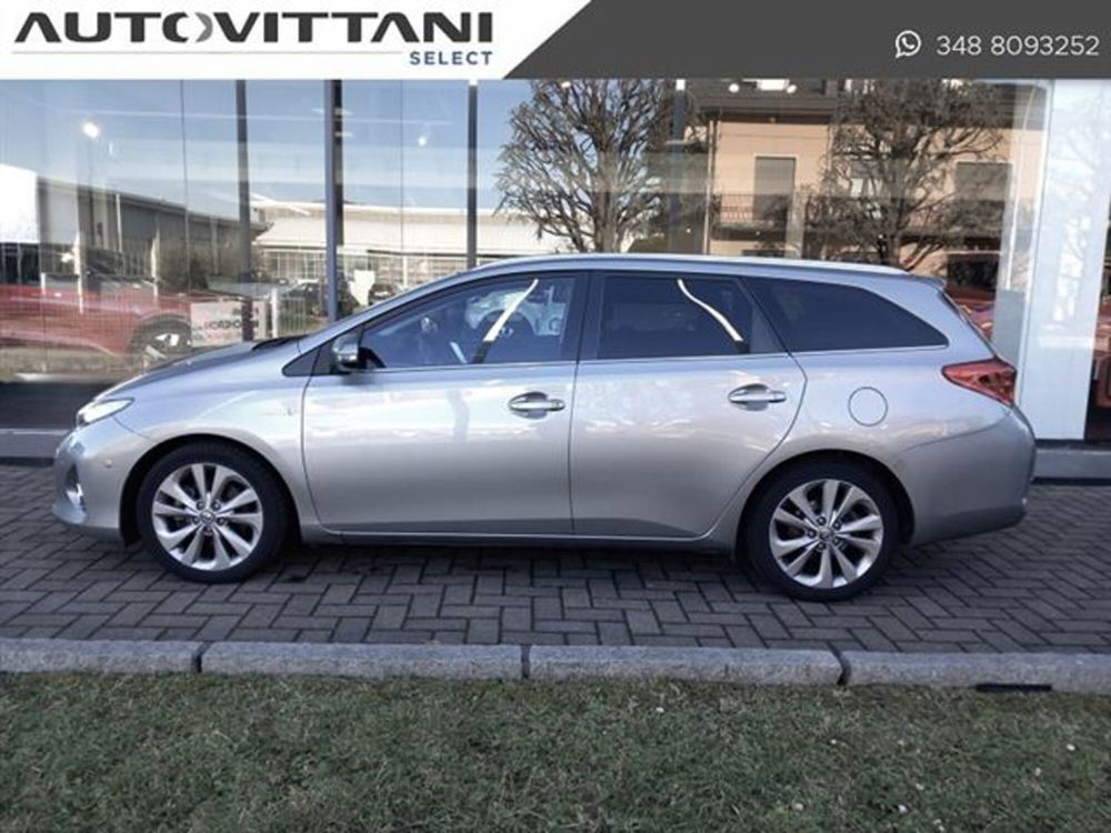 Toyota Auris Station Wagon usata a Como (7)