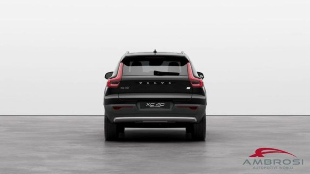 Volvo XC40 T4 Recharge Plug-in Hybrid automatico Essential nuova a Corciano (5)