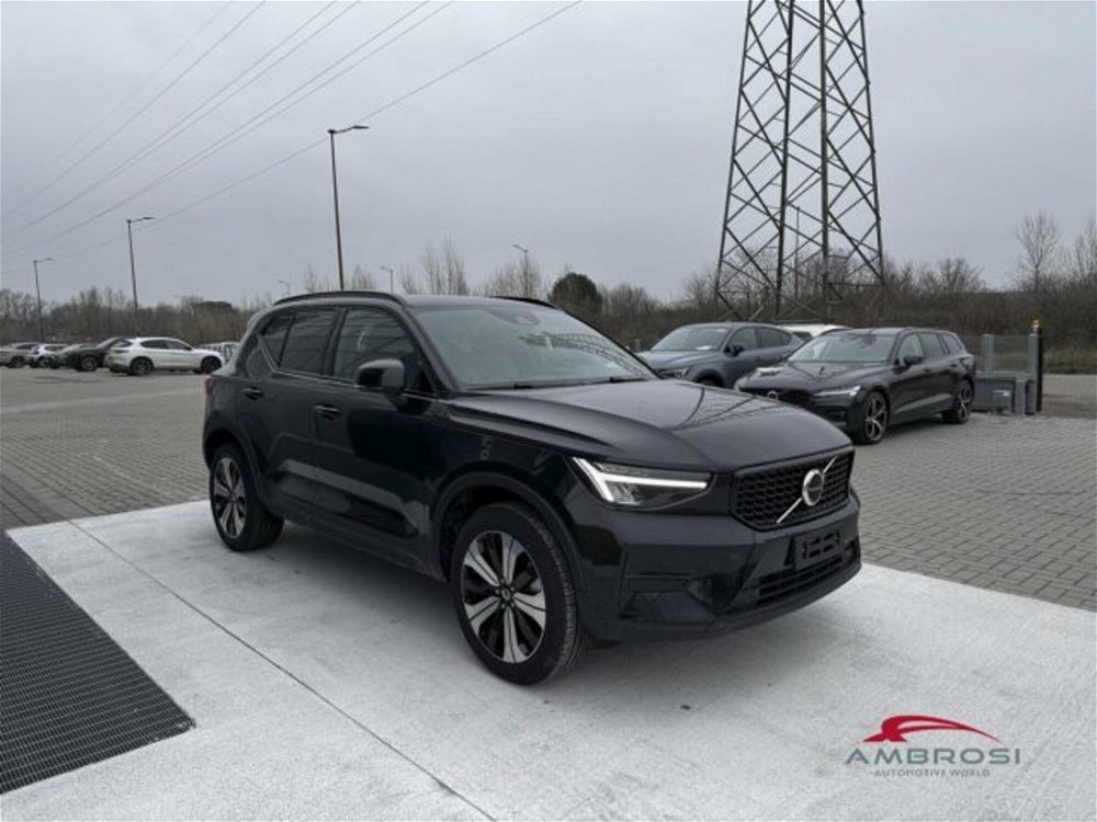 Volvo XC40 T5 Recharge Plug-in Hybrid Inscription Expression  nuova a Corciano (2)