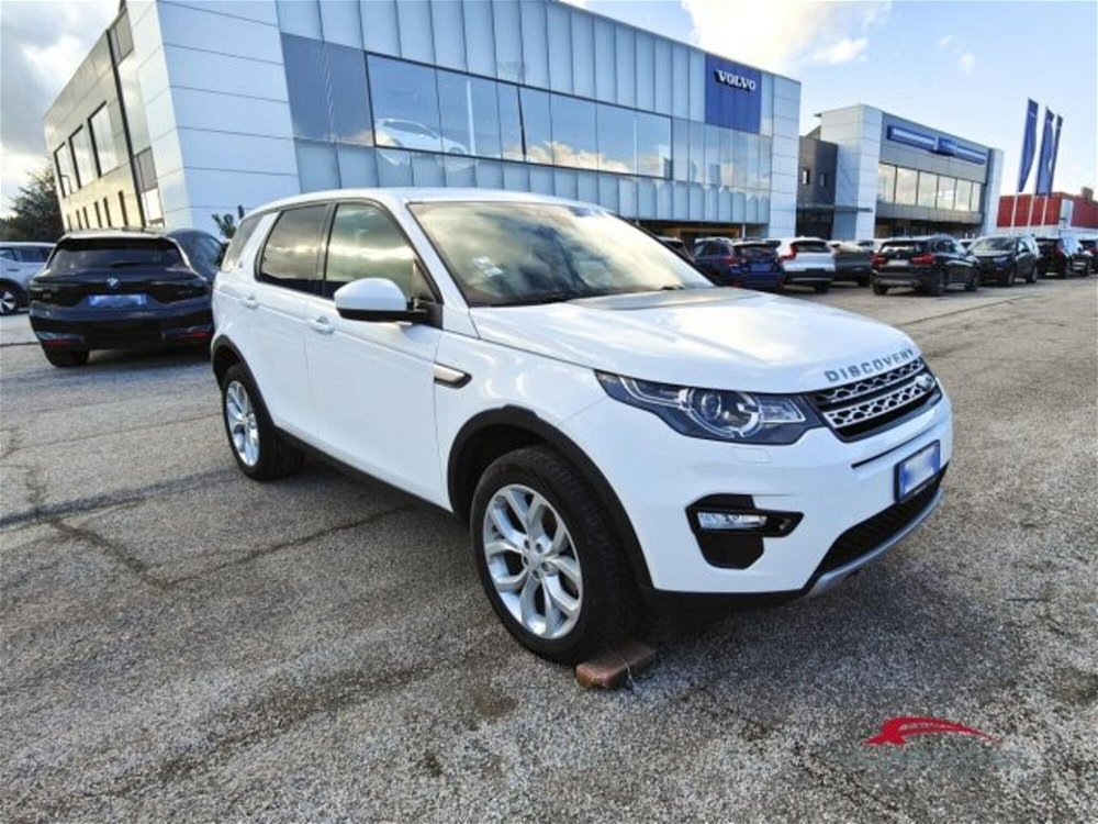 Land Rover Discovery Sport 2.0 TD4 180 CV HSE  del 2017 usata a Corciano (2)