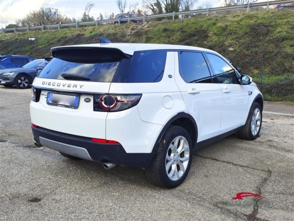 Land Rover Discovery Sport 2.0 TD4 180 CV HSE Luxury  del 2017 usata a Corciano (3)