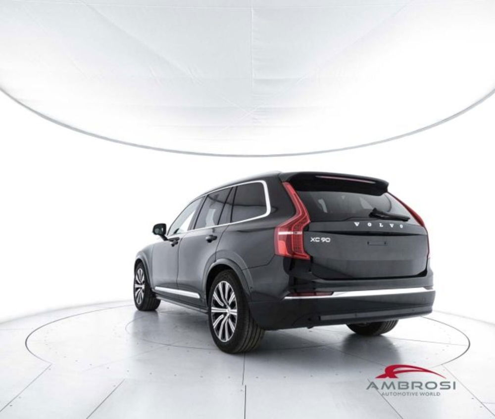 Volvo XC90 B5 AWD automatico Plus Bright nuova a Corciano (4)