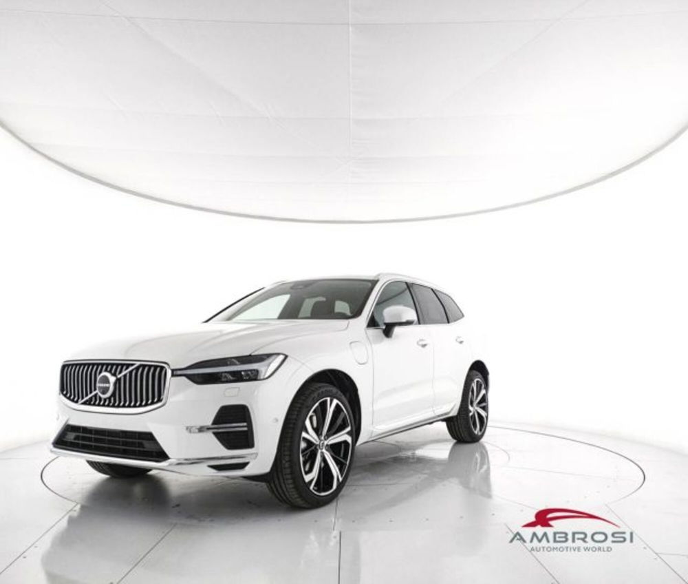 Volvo XC60 T6 Recharge AWD Plug-in Hybrid automatico Plus Bright nuova a Corciano