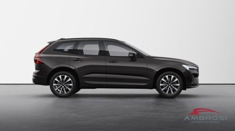 Volvo XC60 B4 (d) AWD automatico Plus Dark nuova a Corciano (4)