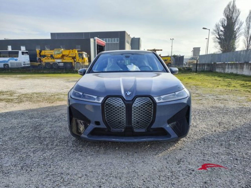 BMW iX nuova a Perugia (5)